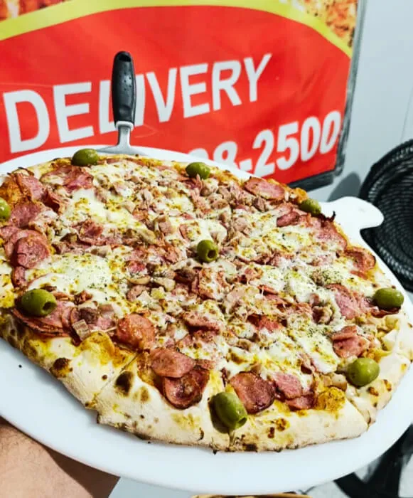 Pizza Calabresa com Cebola